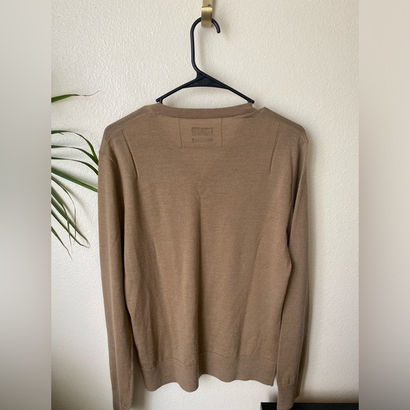 Allsaints Men’s Merino Wool Tan V Neck Sweater Size M Minimalist Quiet Luxury - Picture 4 of 6